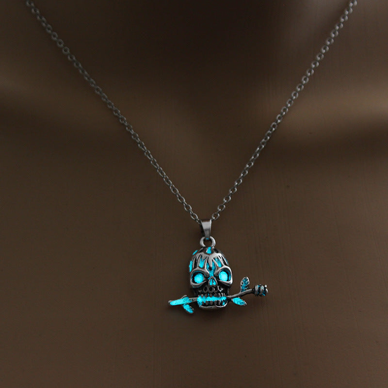 Women's Fashion Personalized Skull Shape Rose Pendant Necklace
